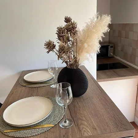 Apartment Leone Apartments With Free Parking *