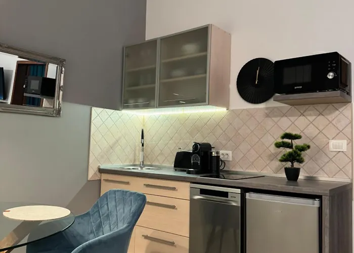 Leone With Free Parking Πούλα