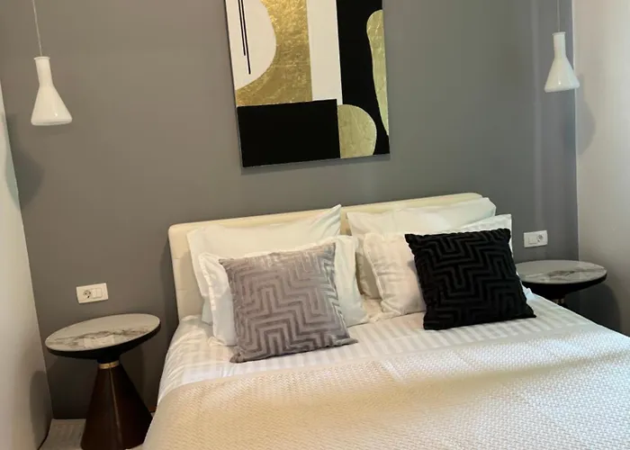 Leone With Free Parking 풀라