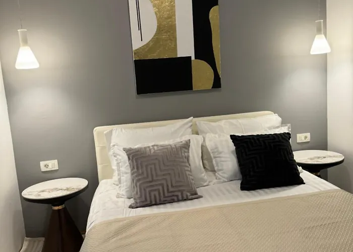 Leone With Free Parking * Πούλα