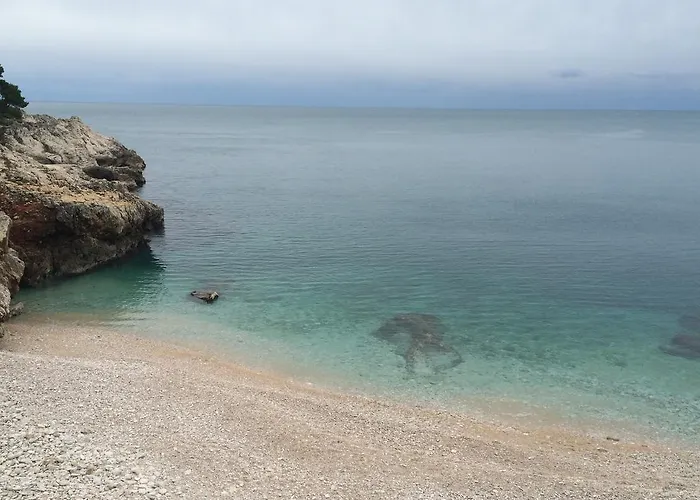 Leone With Free Parking Πούλα