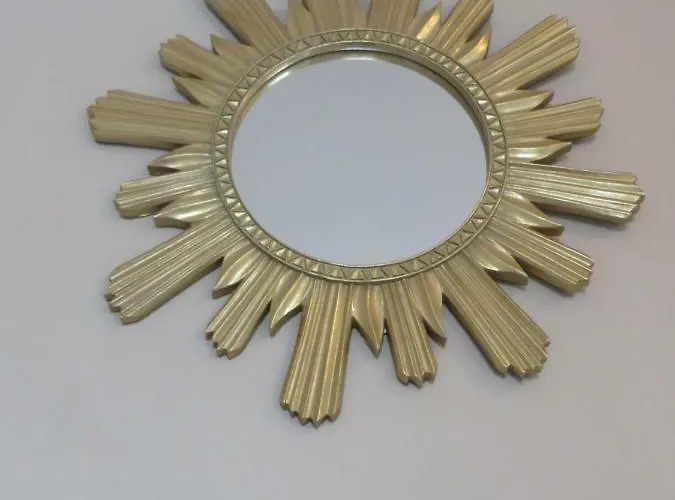 Leone With Free Parking * Πούλα