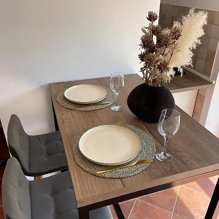 T&S Apartments With Free Parking *