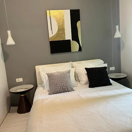 Leone With Free Parking Pula