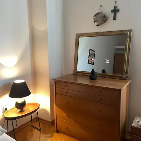 Leone With Free Parking Pula